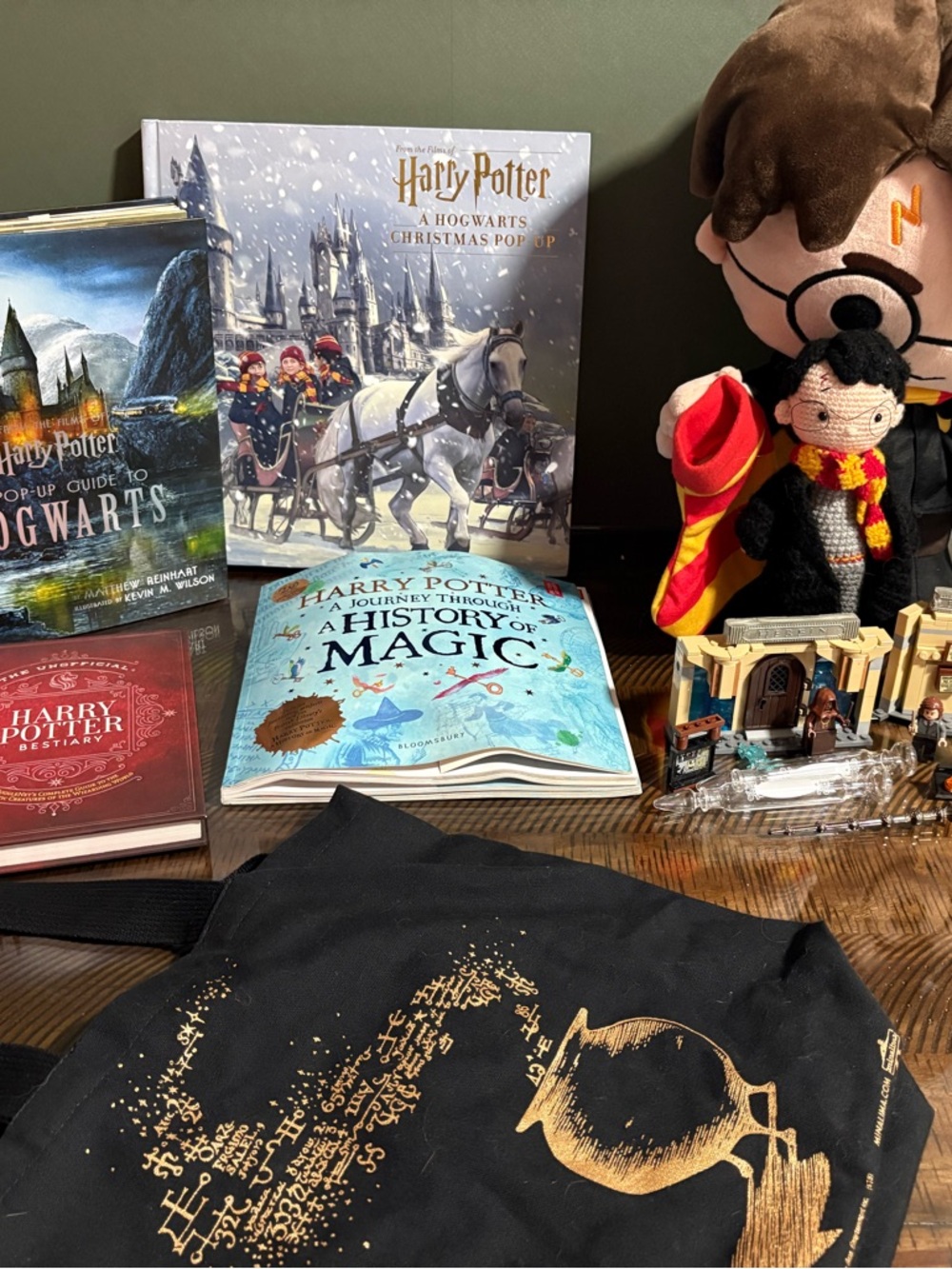 Harry Potter Gold Foil Tote Bag - Black